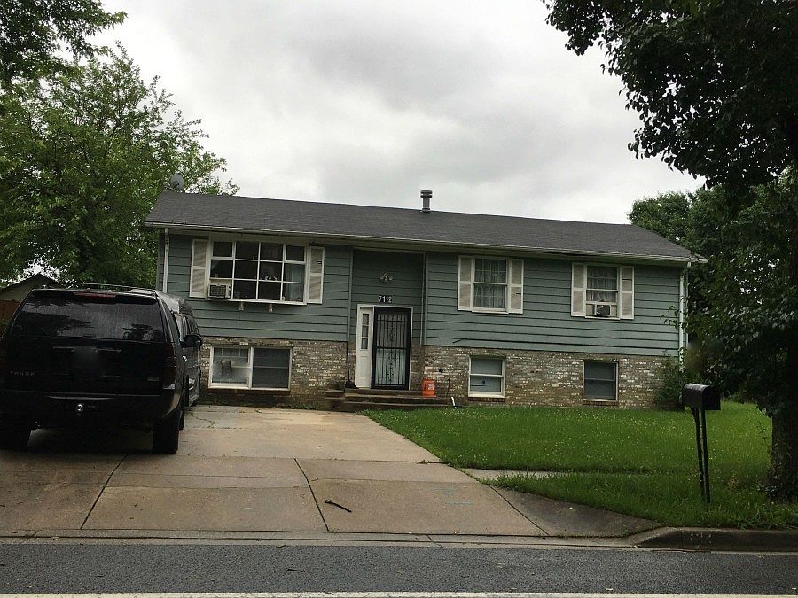 1st image of 7112 W Park Dr