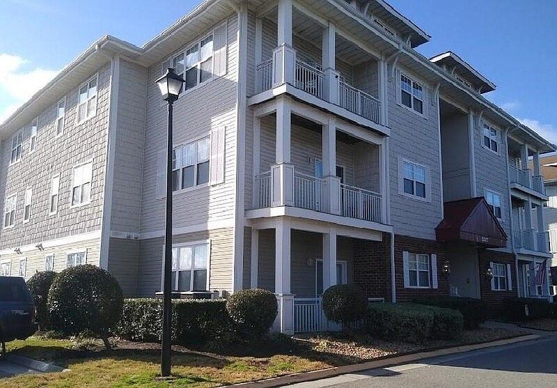 1st image of 5317 Warminster Dr #101