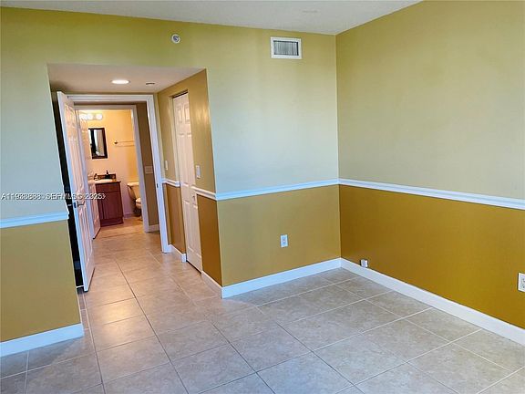 5th image of 201 Golden Isles Dr