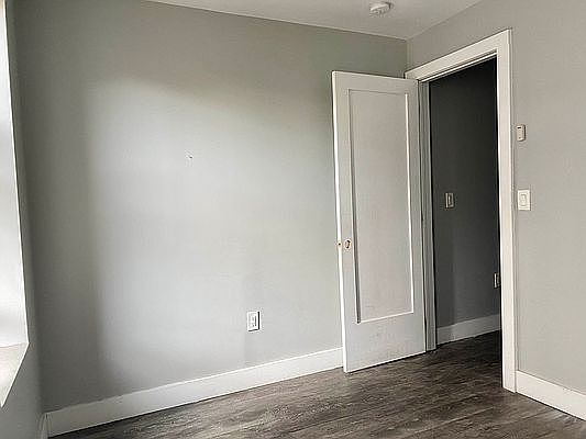5th image of 137 E 110th St #3EASTFRONT