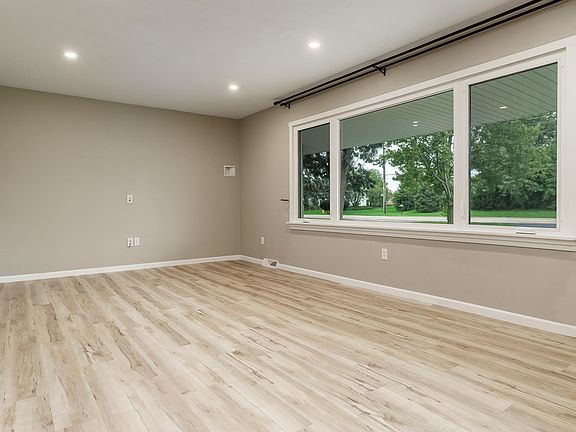 4th image of 6949 Spring Brook Rd