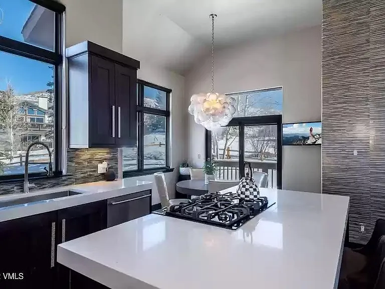 tastefully updated kitchen with eat-in area
