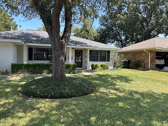 4th image of 2110 Hewitt Dr