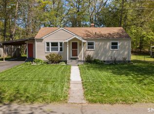 4 Mayfair Rd, Bloomfield, CT 06002