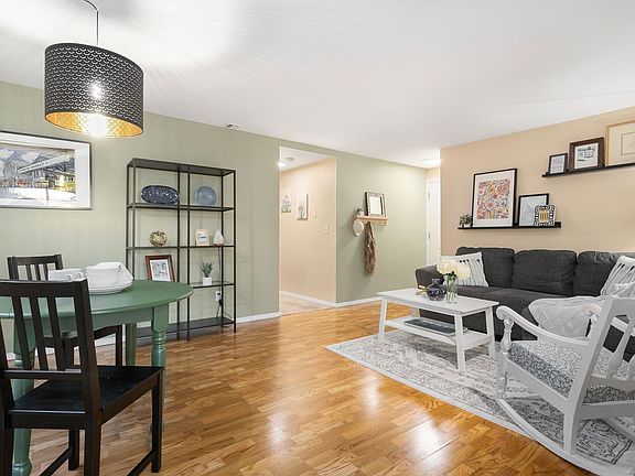 5th image of 226 Broadway APT 22