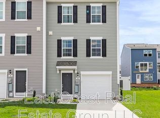 40 Clifton Mnr, Falling Waters, WV 25419