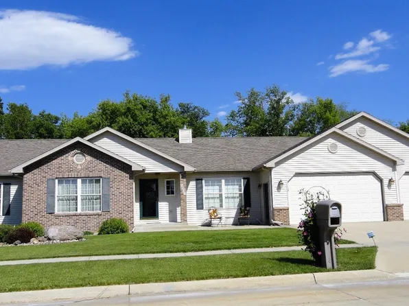 1506 Willow Pl, Clear Lake, IA 50428