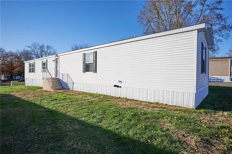 1st image of 130 Brook Ln