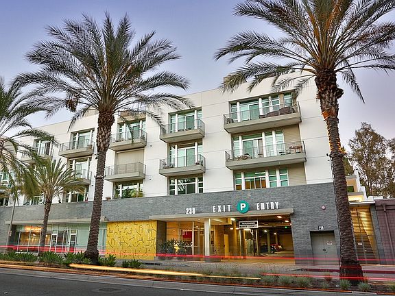 3rd image of 238 S Arroyo Pkwy Unit 305