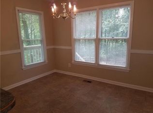 1904 Swann St, Fayetteville, NC 28303