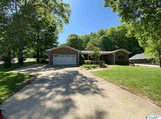 2803 Willow Beach Rd, Guntersville, AL 35976