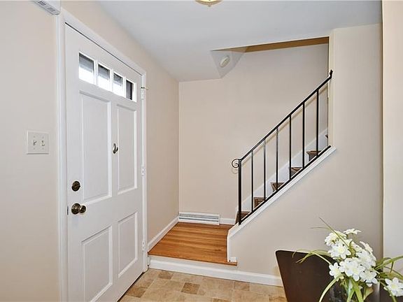 3rd image of 6006 Oak Park Dr