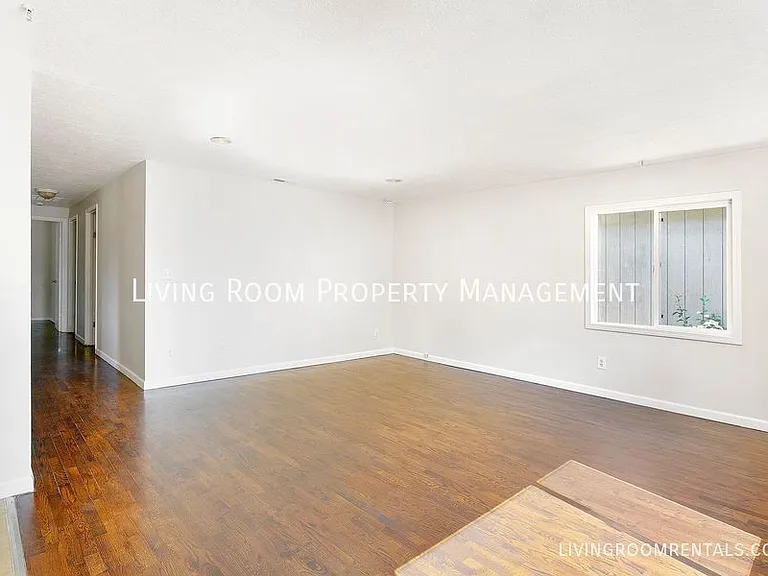 7021 SE 69th Ave — Photo 4