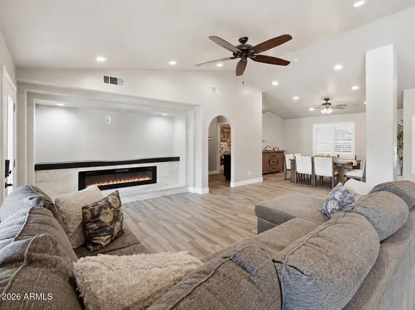 2560 N Lindsay Road #40, Mesa, AZ 85213