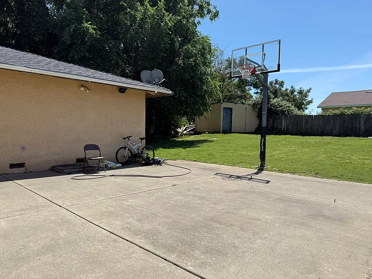 7540 Lemon Hill Ave — Photo 15
