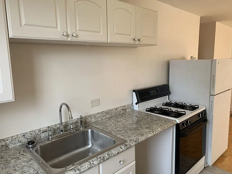 5506 Fifth Avenue — Photo 121