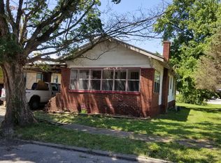 810 N Court St, Sullivan, IN 47882