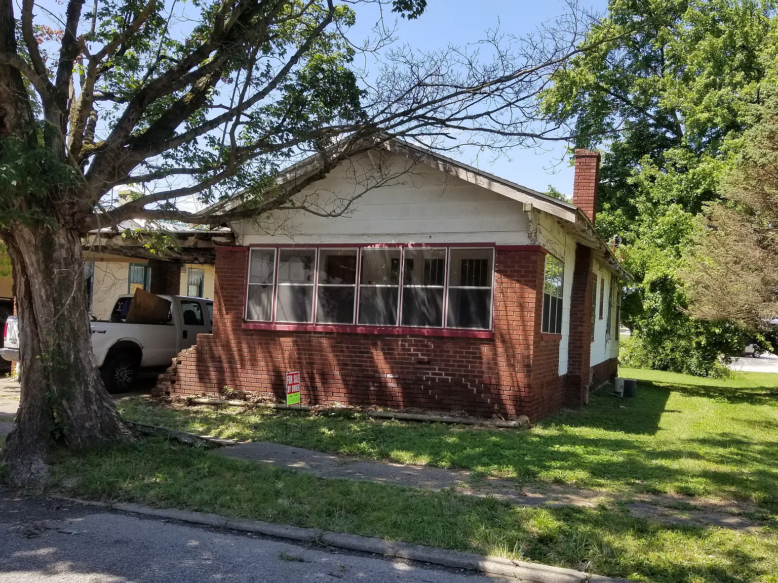 810 N Court St photo 1