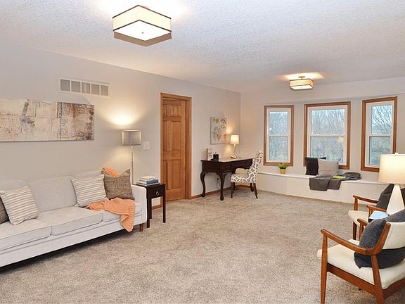 4th image of 15145 Lakeport Ln