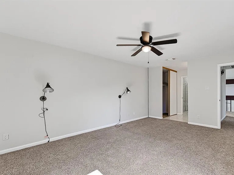 8046 Ellinger Ln — Photo 31