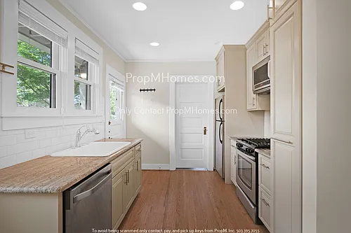 Charming Two Bedroom, One Bath in Mt Tabor! Photo 1 Charming Two Bedroom, One Bath in Mt Tabor! Photo 1