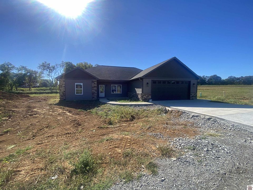 1st image of 32 Fieldstone Cir
