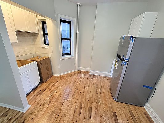 2nd image of 1883 Amsterdam Ave APT 4D