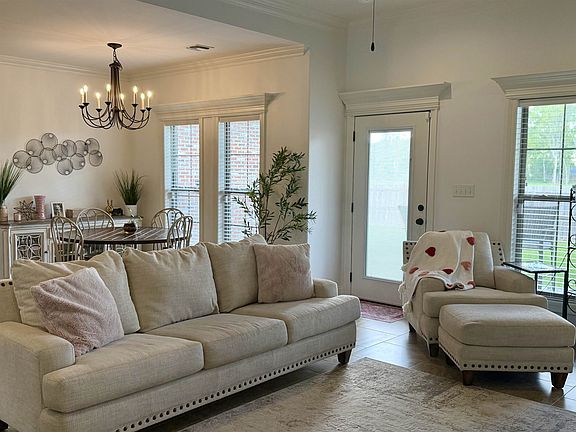 2nd image of 273 Rue Reece