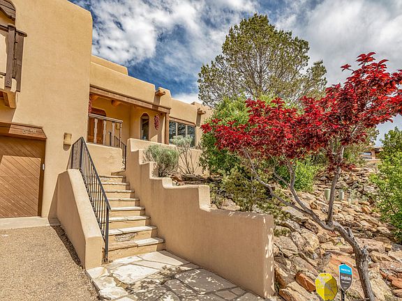 2nd image of 658 Cumbre Vista Dr