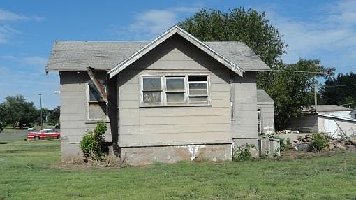 2nd image of 1202 Choctaw St