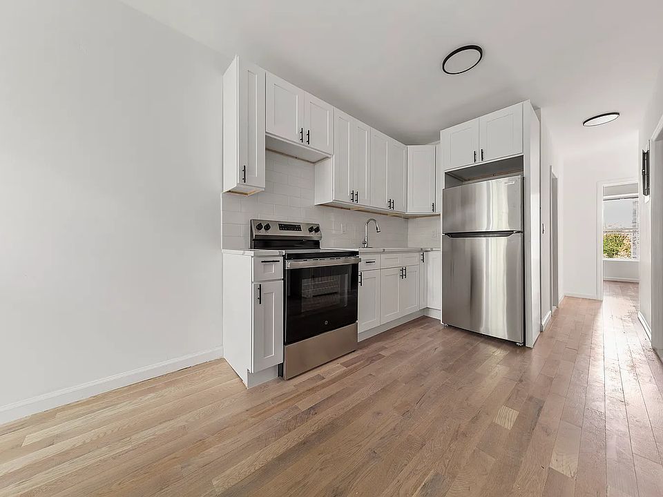 1st image of 815 Willoughby Ave Floor 4