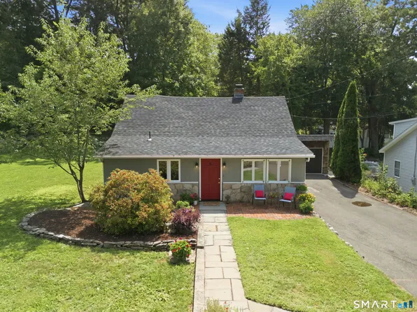6 Birch Road, Avon, CT 06001
