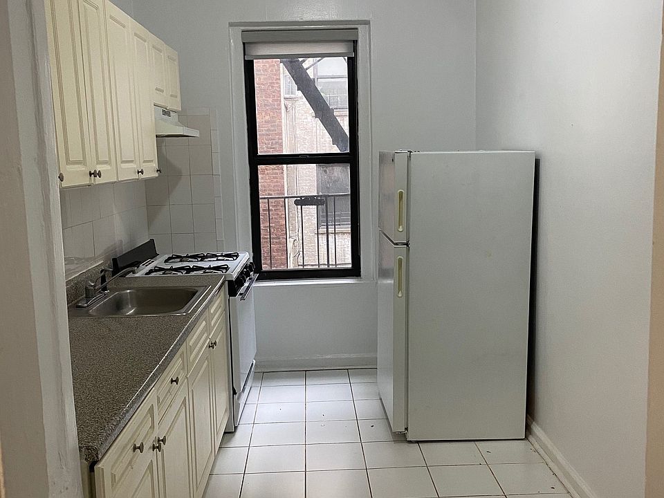 1st image of 25 Tennis Ct APT 2F