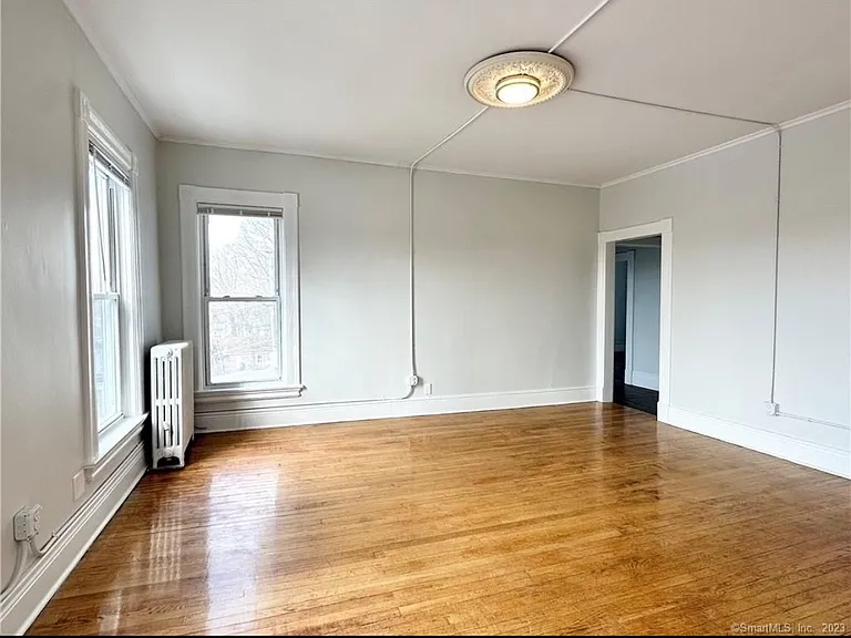 49 Chestnut St #4 — Photo 3