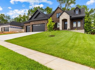 5567 E Wild Horse Dr, Springfield, MO 65802
