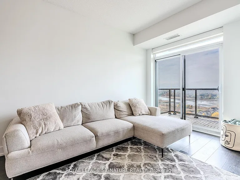 1215 Bayly St #Penthouse 206 — Photo 6