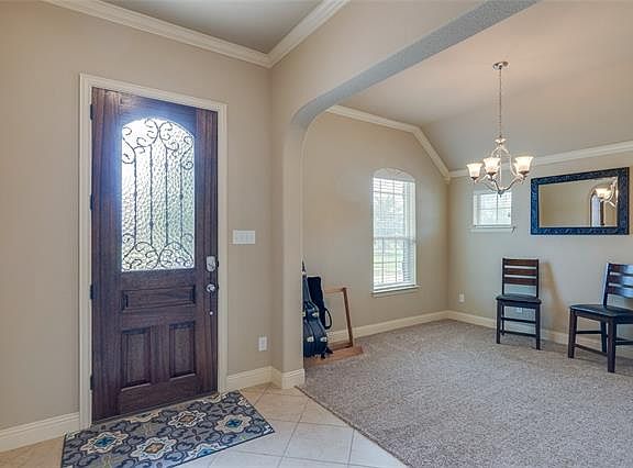 5th image of 901 Viburnum Dr