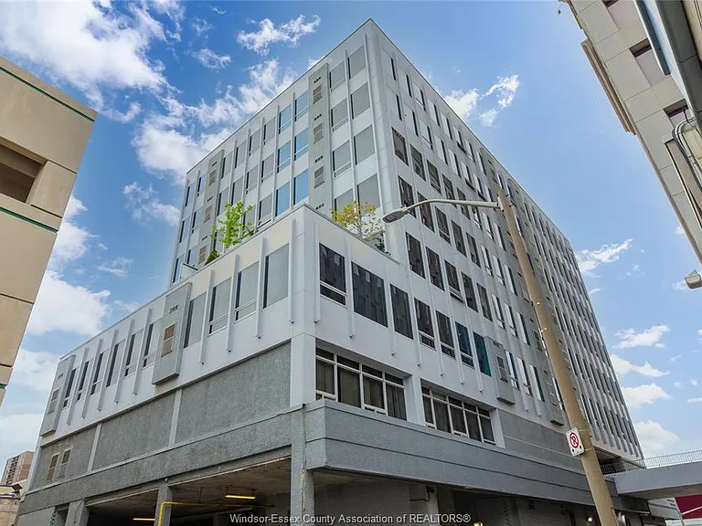 540 Ouellette Ave #5B — Photo 3