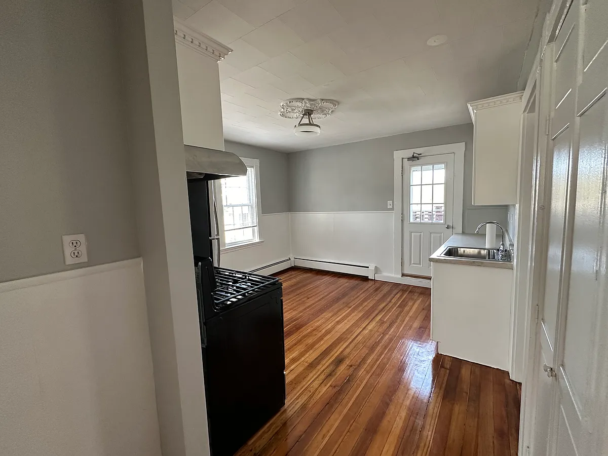 Building Photo - 137 Nonantum St #1