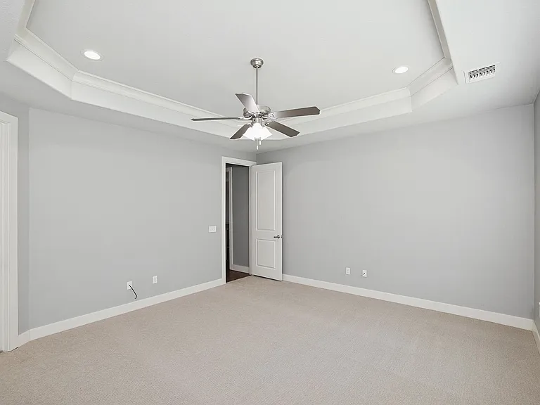 9240 Highland Springs Dr — Photo 14