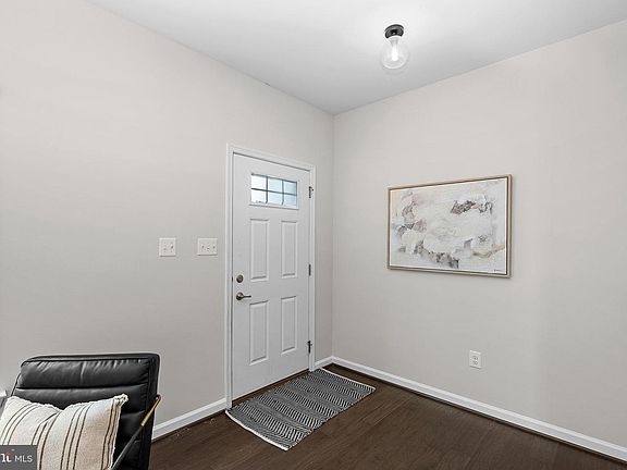 3rd image of 20 Eisentown Dr