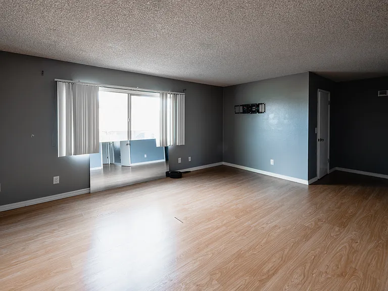 4656 N 19th Ave — Photo 14