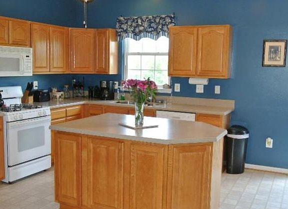 2nd image of 1025 Carbondale Way