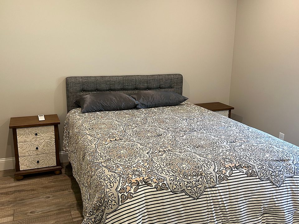 first floor queen size bed