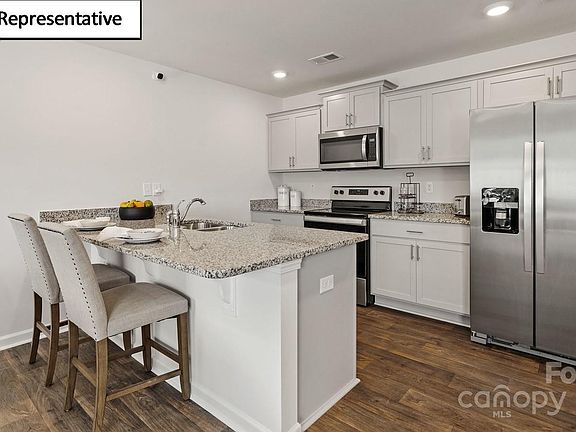 4th image of 2953 Penninger Cir
