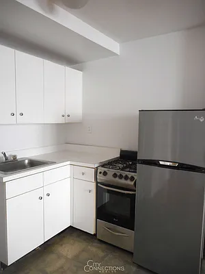 Rented by City Connections Realty | media 8