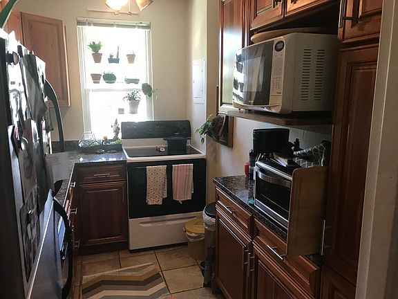 4th image of 3405 Commonwealth Ave Unit 1-3405C