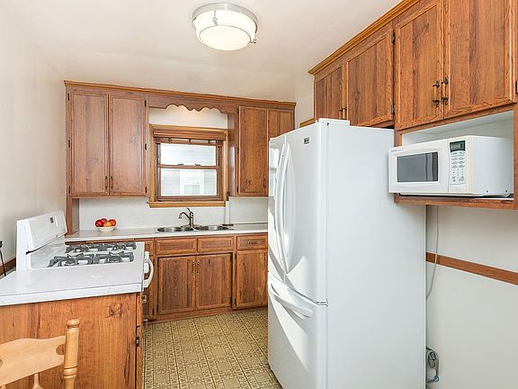 4th image of 5036 Aldrich Ave N