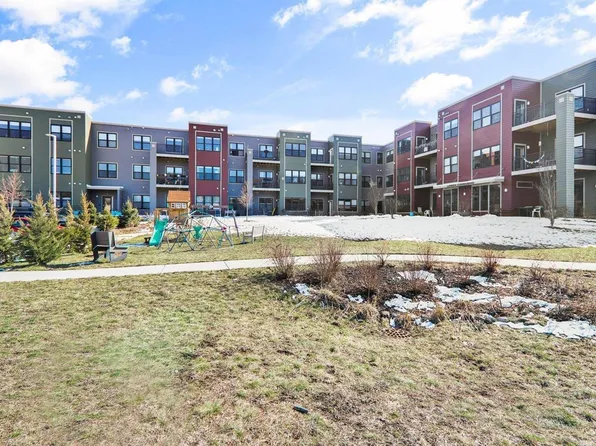 107 Sutherland Court #222, Madison, WI 53704