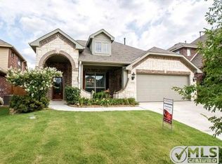 772 Red Elm Ln, Fort Worth, TX 76131
